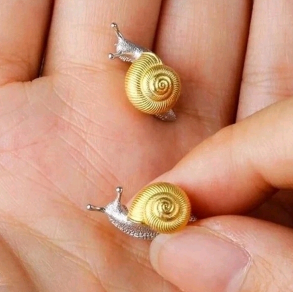 Fashion Jewelry Jewelry - Fashion Jewelry Gold and Silver Snail Earrings